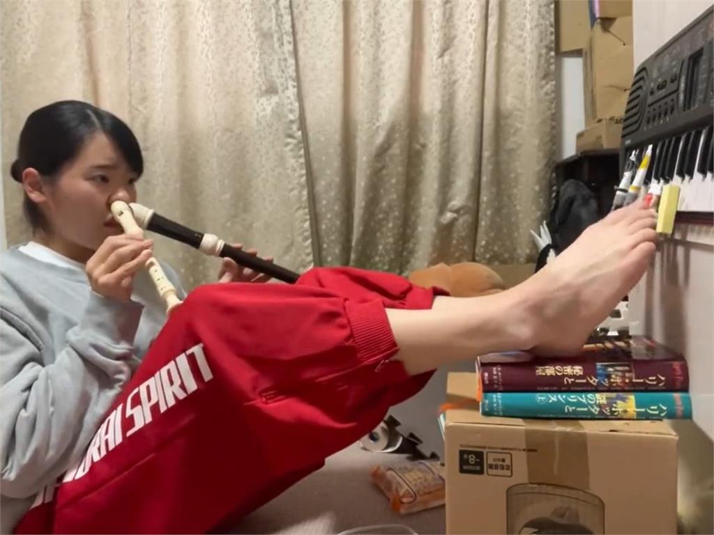 超神櫻花妹用2個鼻孔「分別吹2根直笛」 奇葩才藝吸近千萬人朝聖