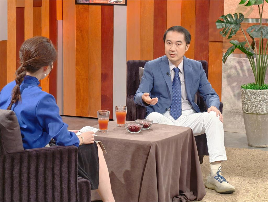 獨家／ BBS小說作家變「紅豆哥」？18年後揭曉！吳啟慎：我想做的是「創作家」