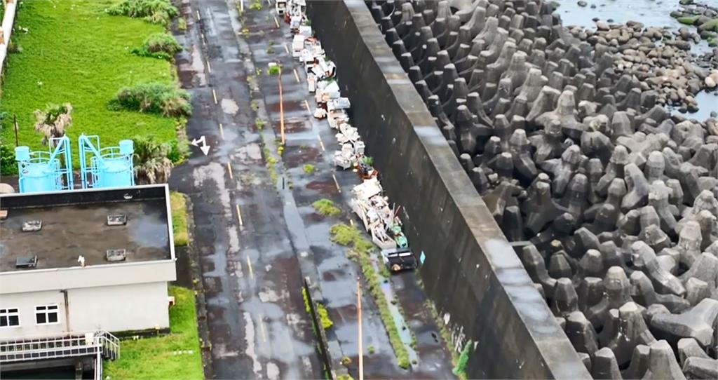 和平島水資源回收中心遭倒廢棄物 檢調搜索約談14人