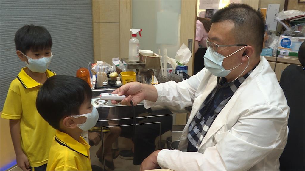 腸病毒疫情升溫又逢開學 疫苗爆搶打潮診所預約一空
