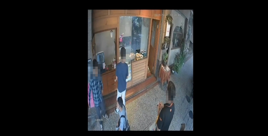 台中牛肉麵店遇奧客「碗內加料」　　店家鞠躬下跪仍「索賠１０倍」