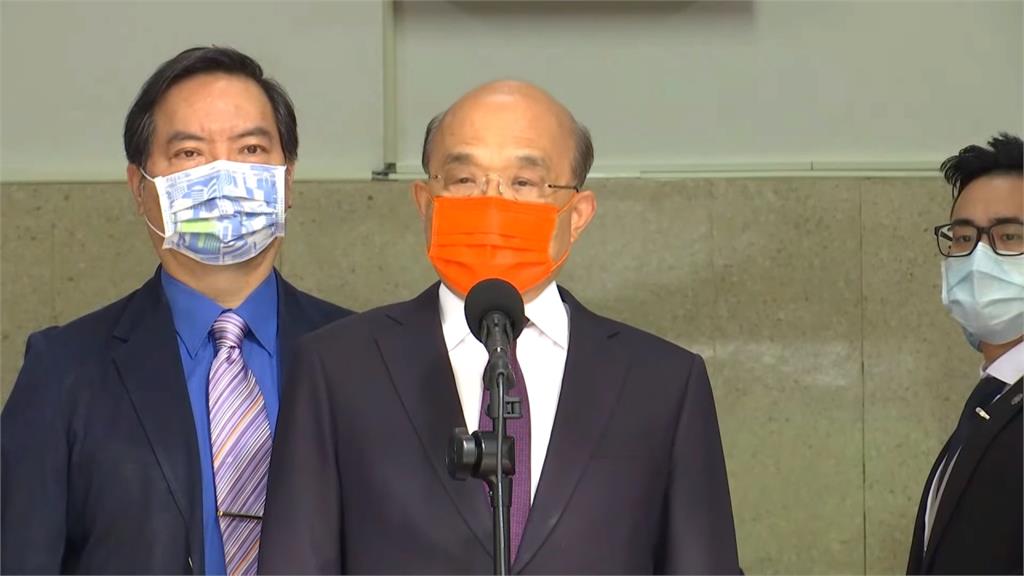 議場再陷焦土戰!蘇揆上台不成 陳玉珍「勤前教育」率眾推倒備詢台