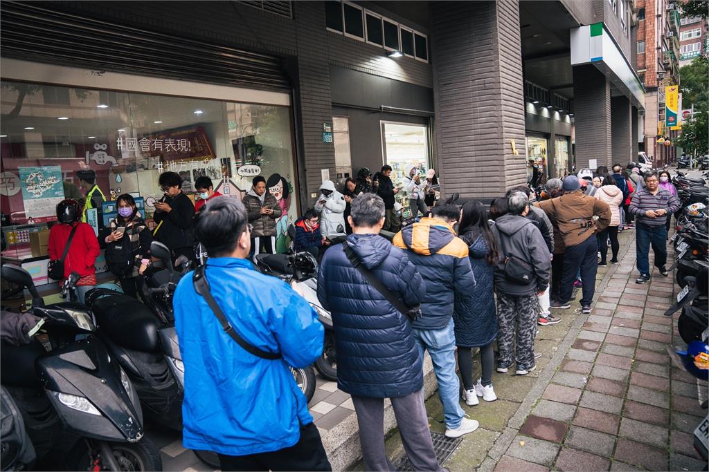 快新聞/台灣尚勇、護國院長春聯秒殺 蘇巧慧:首度有總統外人物能掀熱潮
