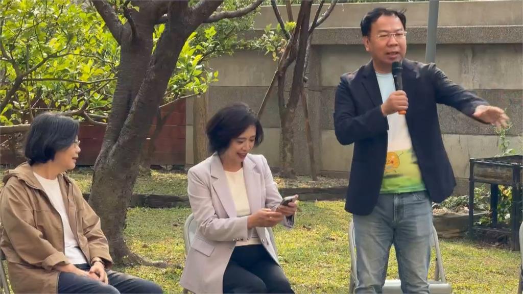 蔡英文抵台中豐原 重返昔日租屋處探視 老鄰居