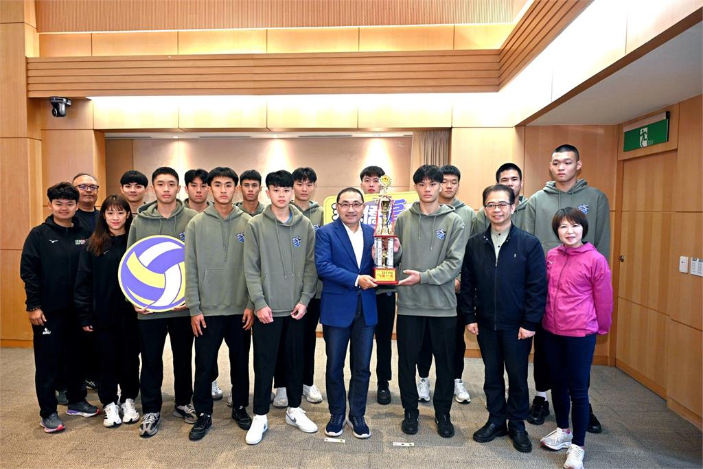 華僑高中全勝封王!橫掃北港媽祖盃排球賽 勇奪男子甲組冠軍