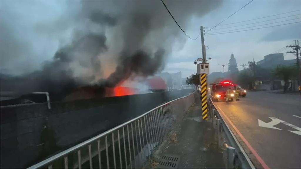 大武崙工業區鋰電池包裝廠大火　幸無人傷亡