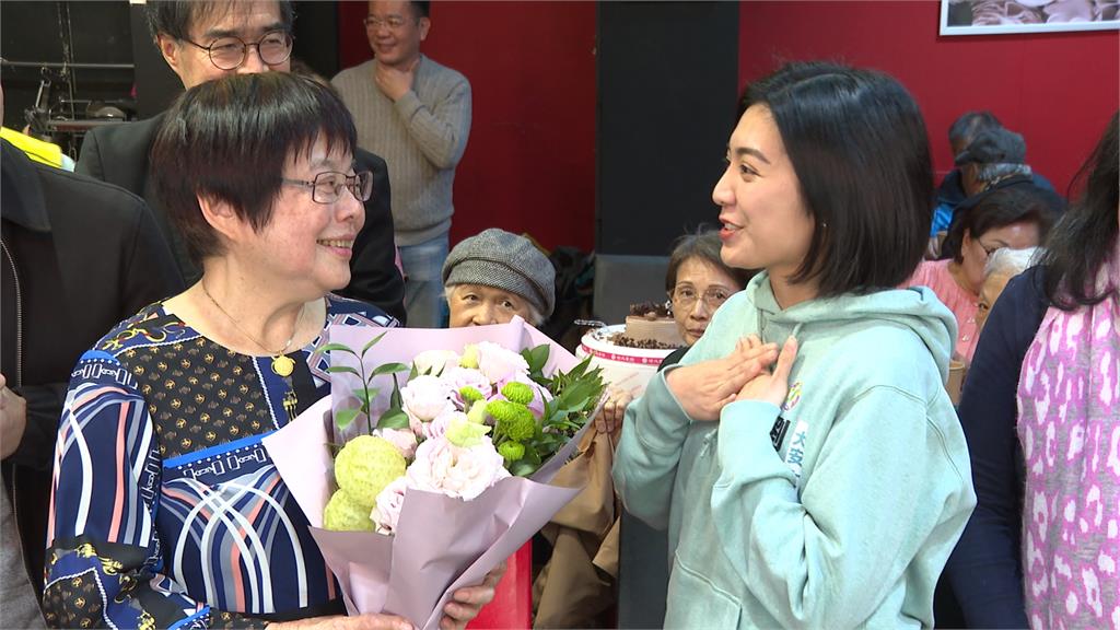 出席謝系志工交流會！　阮昭雄﹑趙怡翔現身挺劉品妡