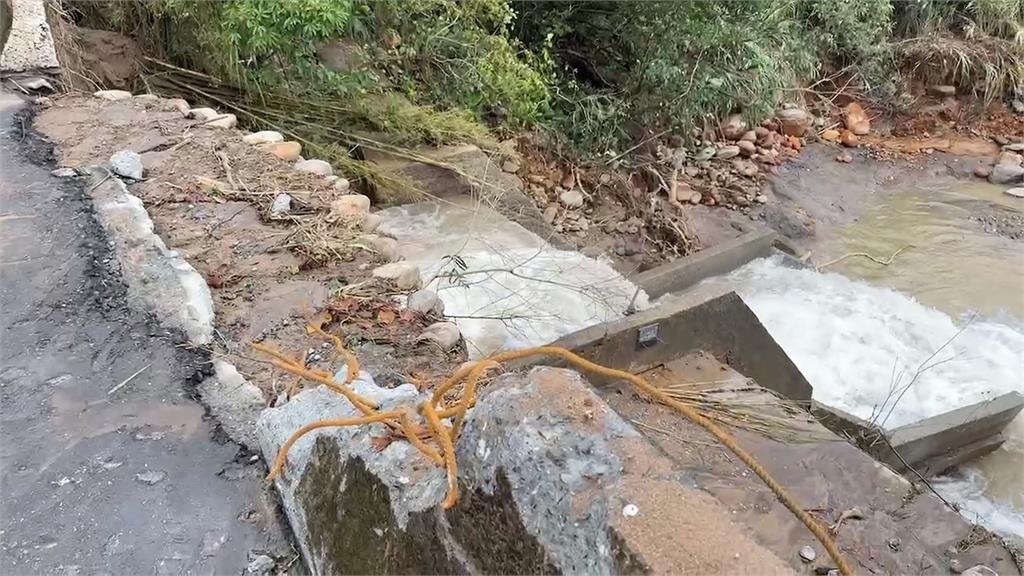 金山「長興宮」土石還未清理完　又遇大雨再度淹水