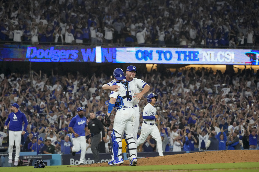 MLB（影）／道奇「這位球員」實在太幸福！女兒剛出生又趕回洛杉磯幫球隊守住勝利