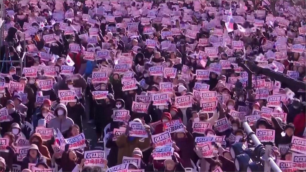 韓國民眾集結國會外 全智賢等演藝人士聲明彈劾尹錫悅
