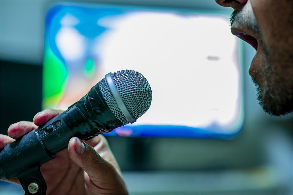 名嘴深夜去KTV…電梯內「遭偷襲重要部位」急逃!驚魂過程曝光:連燈都閃爍