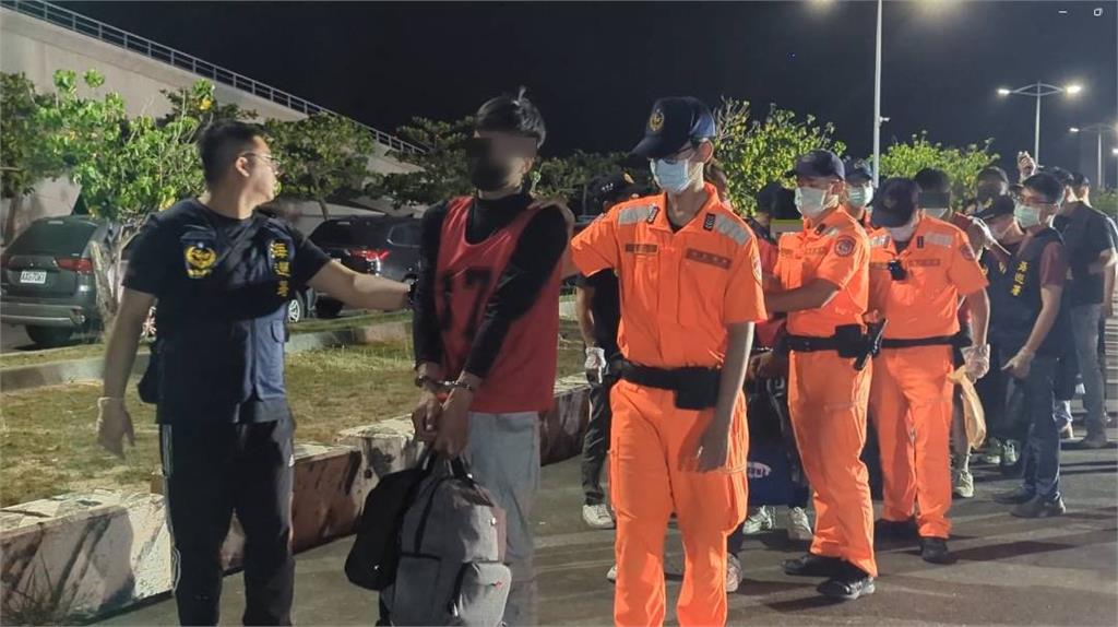 快新聞/海巡署成功攔截24越南偷渡客來台 嚴守海疆治安