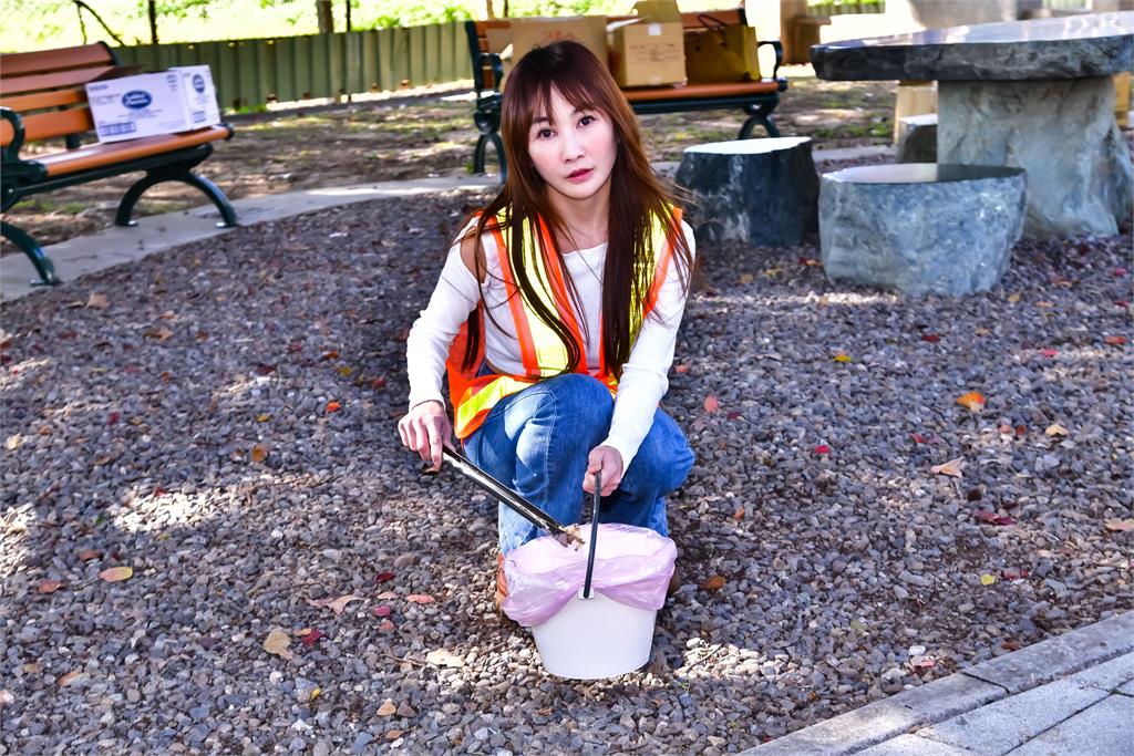 財富女王王宥忻酒駕被上銬驚魂18小時!首露面吐懺悔駕照、保時捷牌照皆被吊