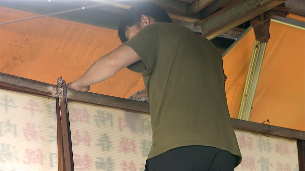 抹布水牛肉麵總店業違法! 衛生局稽查裁罰3萬 「抹布水牛肉麵」總店業違法 衛生局稽查裁罰3萬