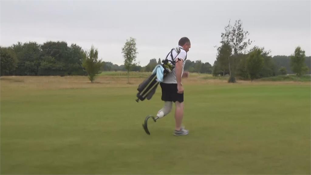 英國快速高爾夫　揹著球袋跑著打完18洞僅花38分鐘