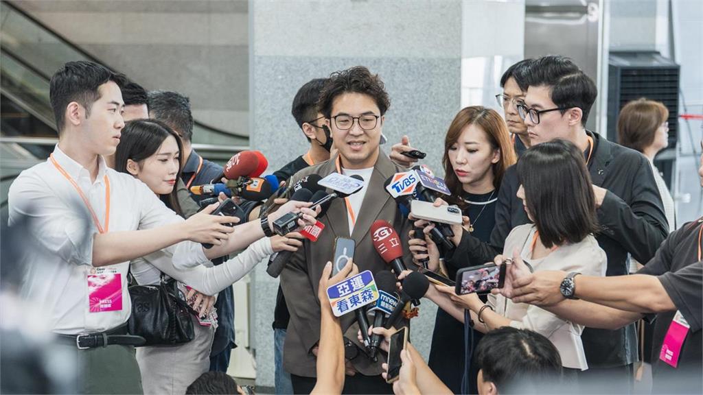 「洋流」命運開高走低？謝金河揭「大選經濟變數」：候選人品質高下立判