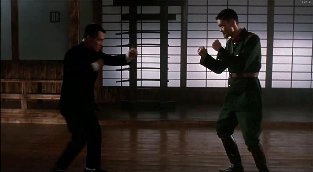 昔打斷李連杰手臂!65歲拳王裸上身秀「威猛倒三角」 肌肉猛男體態太狂