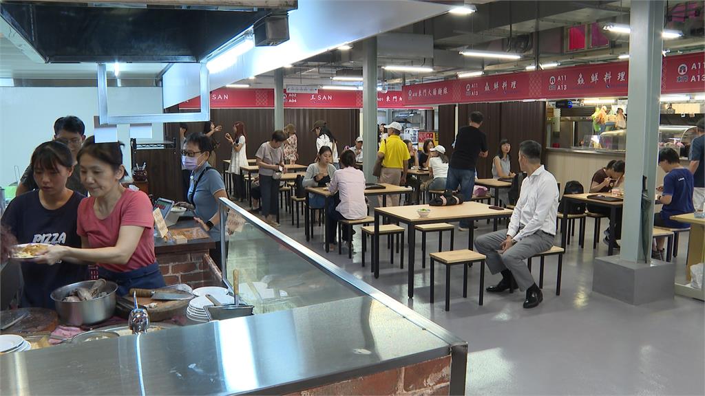 東門市場搬家！45家攤商搬進中繼市場　首日試營運湧人潮