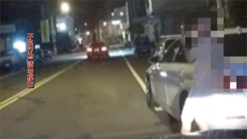 上網討拍坐路邊喝酒也挨罰? 遭打臉「酒駕拒測+妨礙交通」