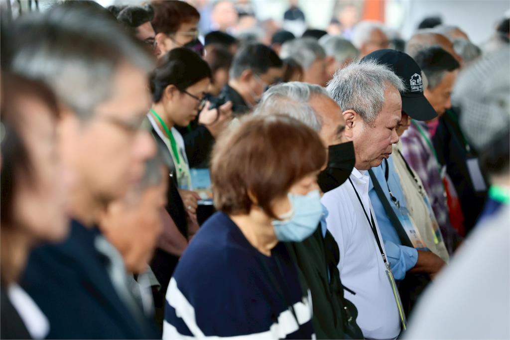 快新聞/陪同賴總統出席228紀念儀式 陳其邁:撥開威權迷霧「讓陽光照亮台灣」