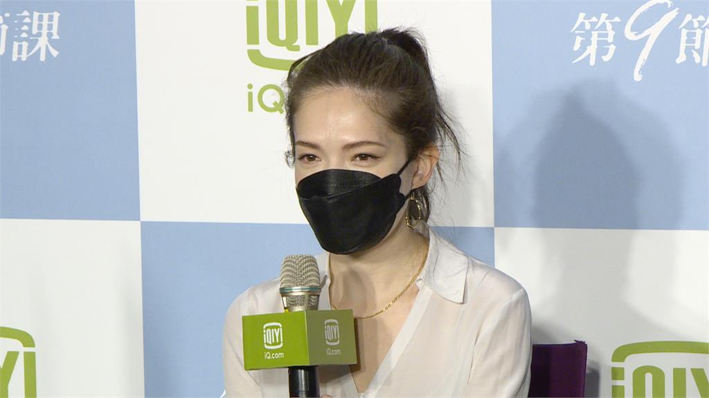閃婚後首度露面!許瑋甯、陳昊森新戲大談「師生禁忌愛戀」