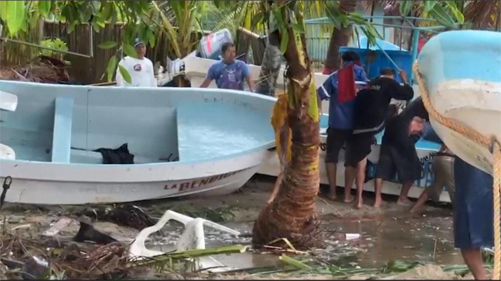 強烈颶風登陸墨西哥! 12萬戶大停電 至少2人死亡