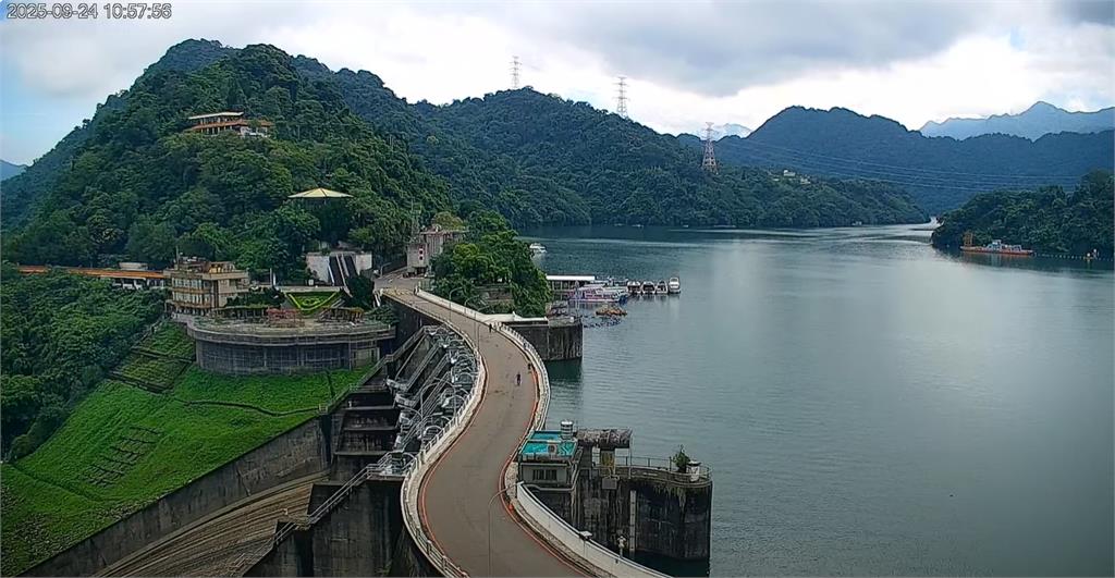 花蓮堰塞湖潰堤「光復鄉一片汪洋」！粉專揭驚人「溢流水量」：半個石門水庫