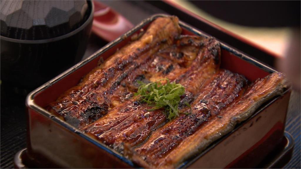 中銀搶劫案外案？記者拍鰻魚飯「來不及吃」鬼轉怨臉網笑：跟搶匪索賠