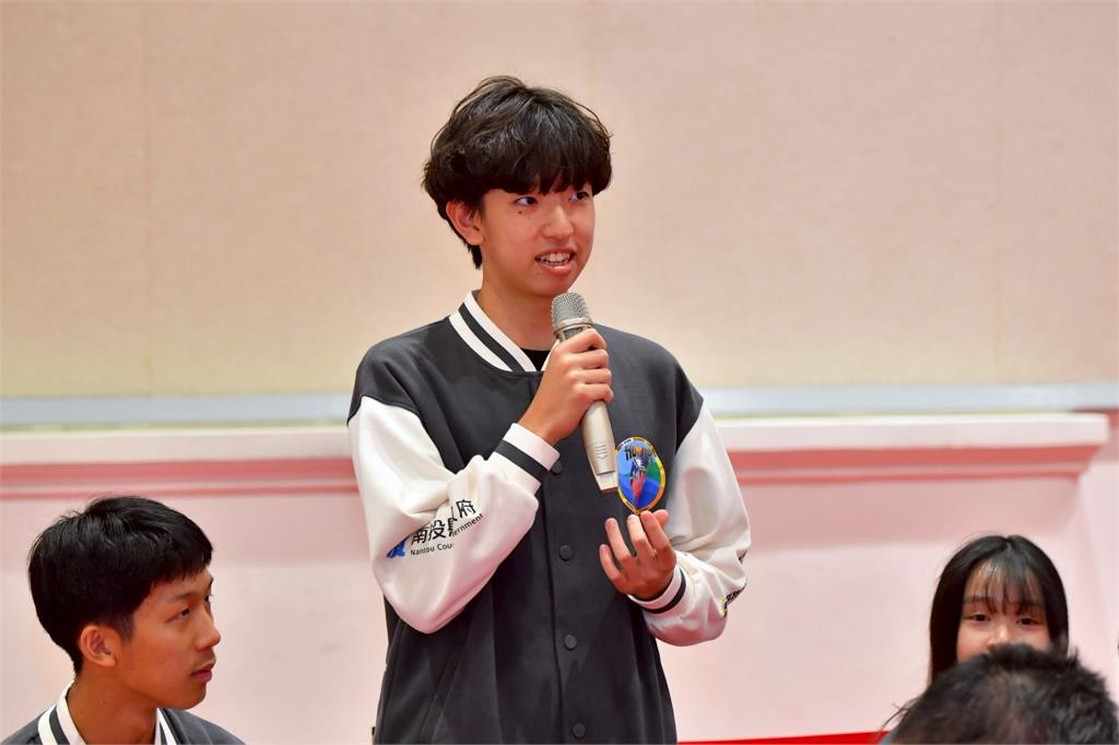 卓揆接見風力能源世界賽臺灣代表隊 期盼奪冠學生協助國家綠能發展 國家全力照顧年輕