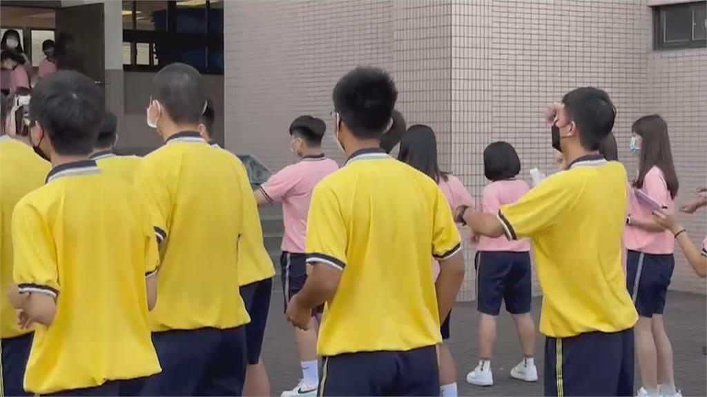 「服儀校規」嚴苛　屏榮高中：用尺量頭髮是很久以前的事