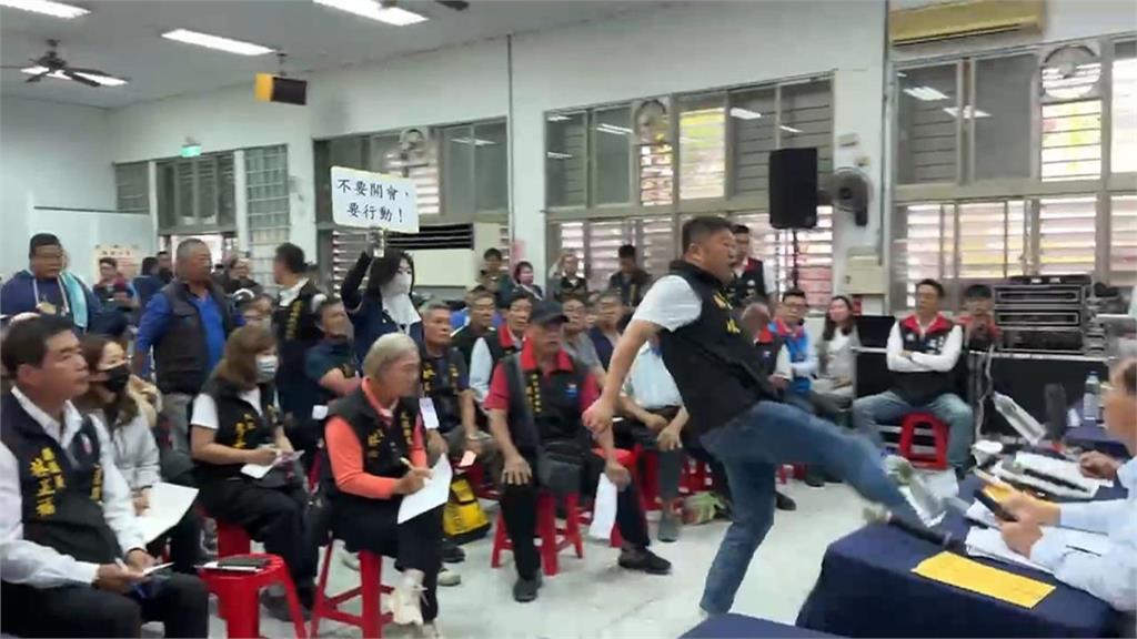 議員張峻踹桌怒嗆傅崐萁!在地議員揭座談會「驚人內幕」開轟:政治秀