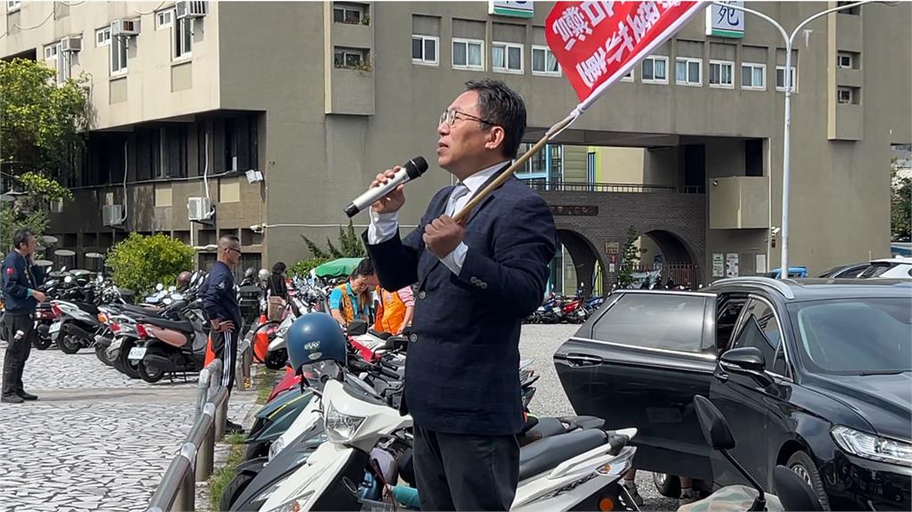 又被嗆!傅崐萁花蓮宣講固樁 老婦怒吼不滿 被架離現場