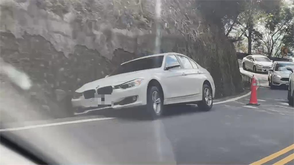 人潮擠爆中部高山 合歡山公路塞成大停車場