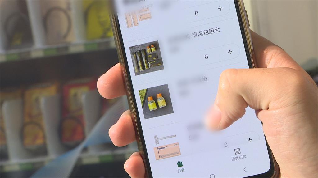 人力短缺!飯店導入服務型機器人 一鍵下單!自動派送物資到房門口