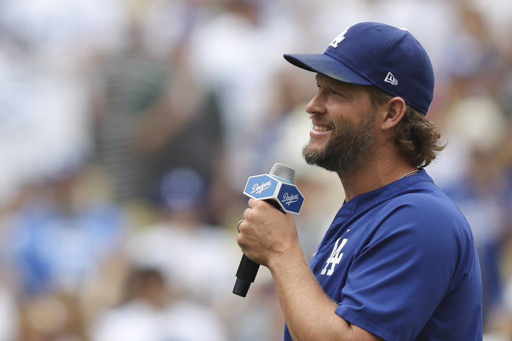 MLB(影)/道奇例行賽主場最後一戰 將退休「老書僮」感性感謝球迷支持