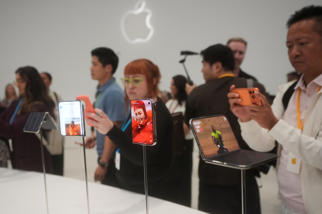 蘋果首款摺疊機「最貴近12萬元」！iPhoneDuo「台灣預購時間」曝光