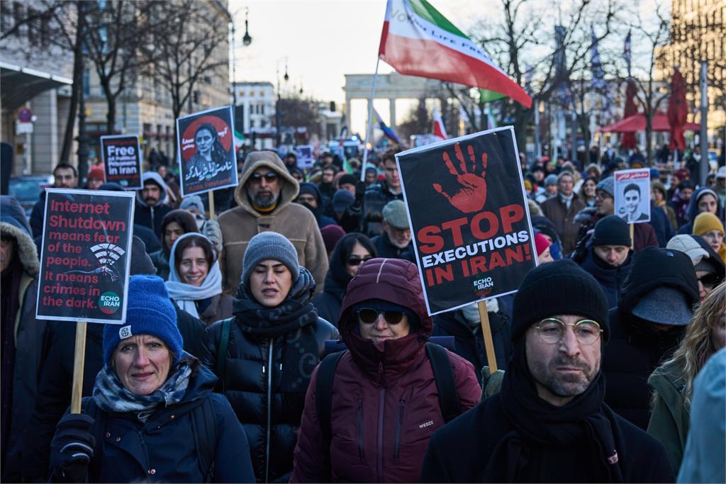 一眼看新聞／伊朗爆發「40年來最嚴重示威」全面失控！背後4大導火線一次看