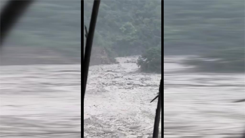 才2分鐘!搶修便道遭遇土石流 段長餘悸猶存忍不住哽咽