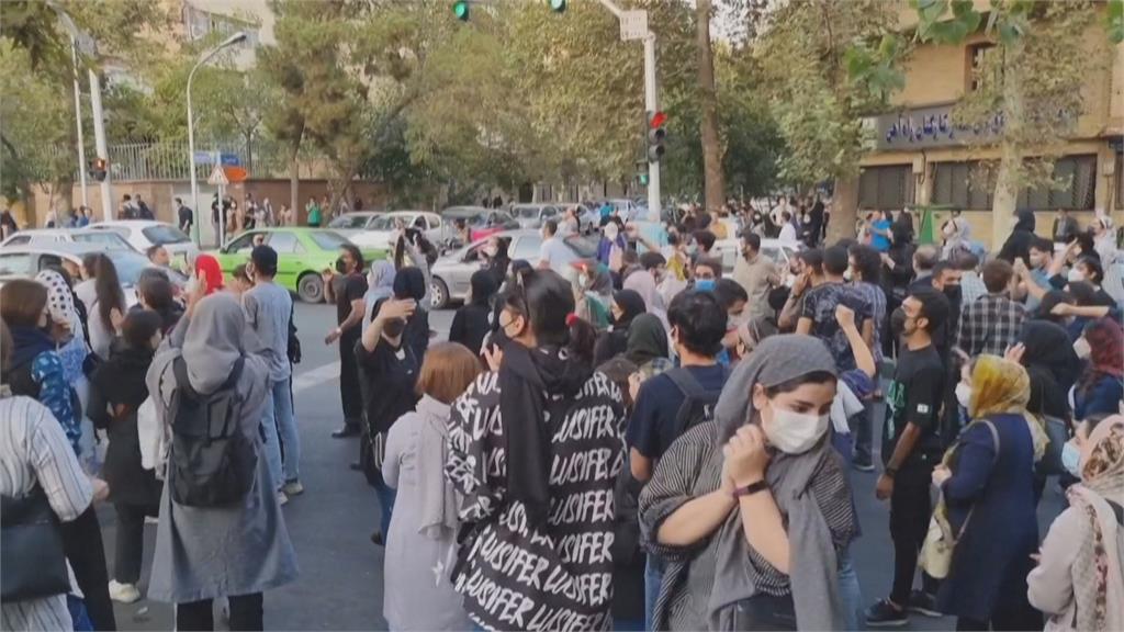 頭巾示威後女性「不戴」風氣漸增　伊朗啟用高科技儀器揪違規