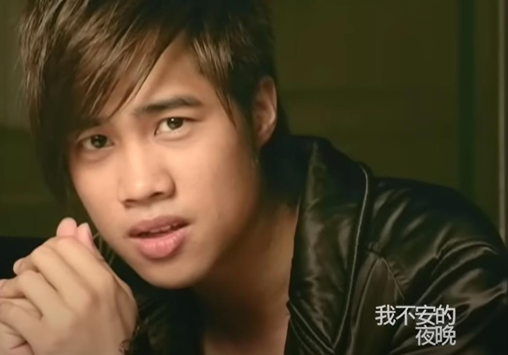 TANK「心肝移植」無濾鏡真面目外流!網挖舊照「面相全變」他超毛撞見:是女生