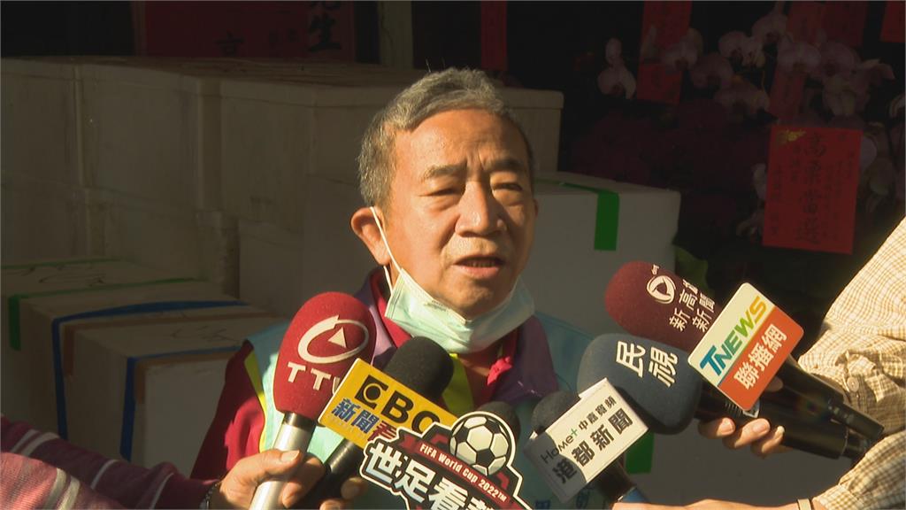 里民有口福了！　老里長大方送烏魚