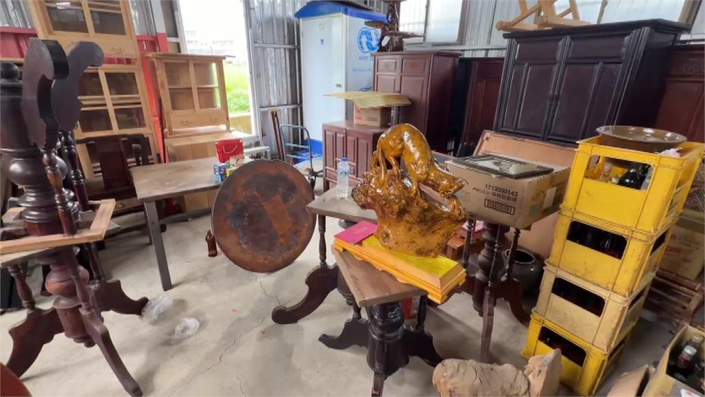 兩賊精準挖開鐵皮倉庫盜走檜木桌、洋酒 遭竊失主損失上百萬直呼是「預謀犯案」