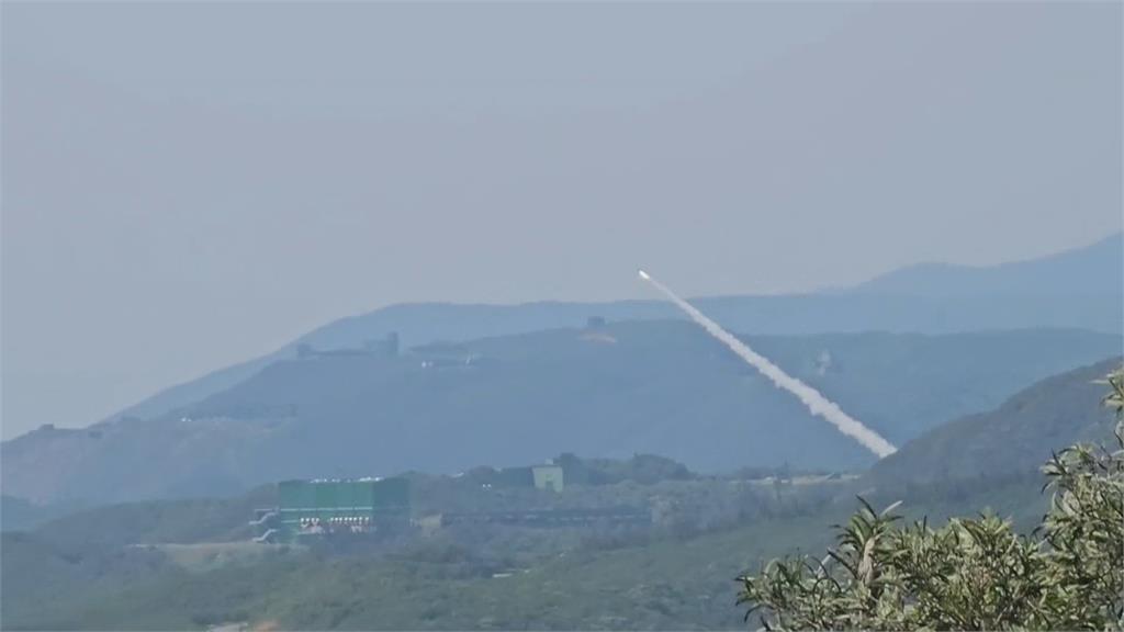 神弓操演登場　陸射劍二飛彈首度參演！成功命中靶機