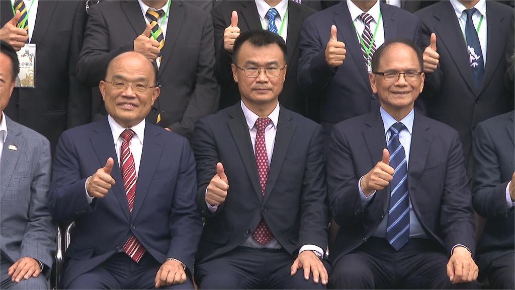 農業部揭牌!農業邁入新時代 陳吉仲大雨中承諾照顧農漁民