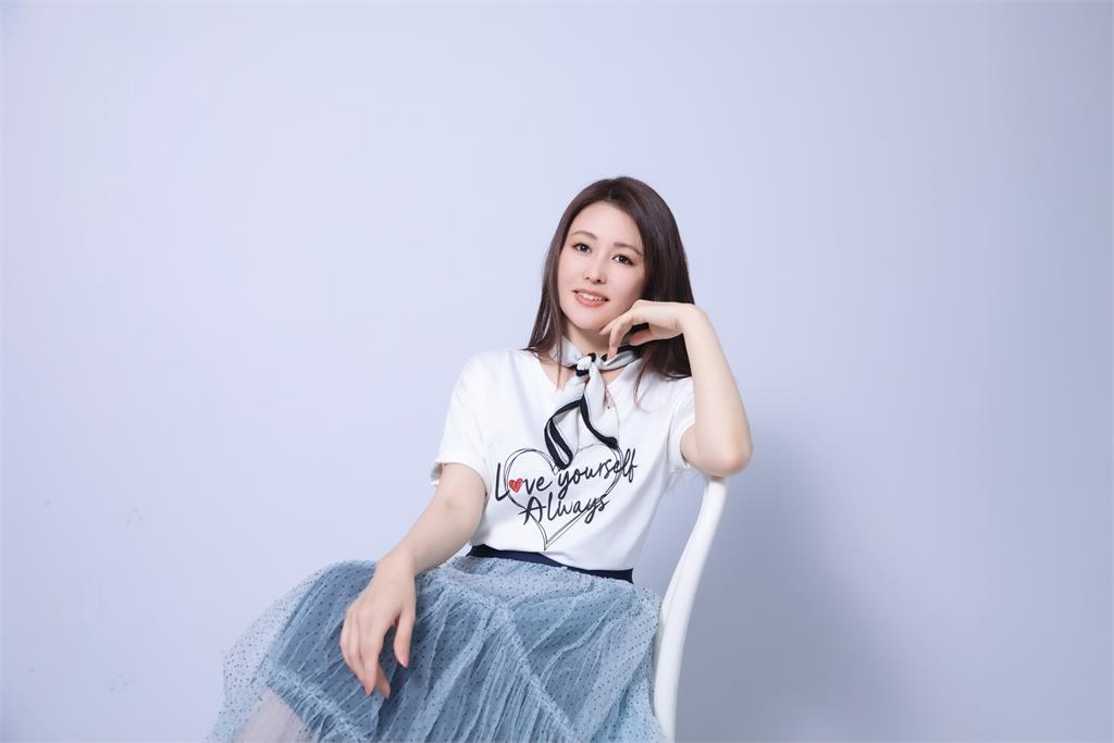 佐藤麻衣為子息影10年無預警都說了!單親育兒7年罕吐:當媽好累