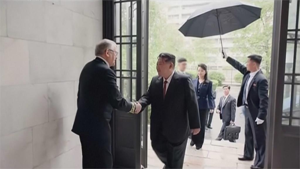 俄羅斯紀念二戰勝利 金正恩偕愛女訪俄國使館