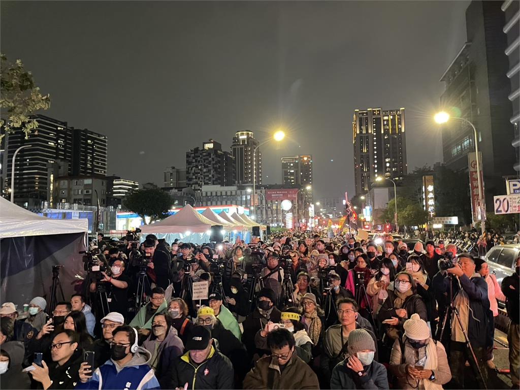 快新聞／6000人包圍國民黨！青鳥明飛回立院　賴中強：要辦討伐傅崐萁大遊行