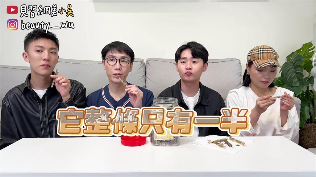時代的眼淚!他開箱懷舊零食掀回憶殺 見熱量表嚇到直飆髒話:個個都是炸彈