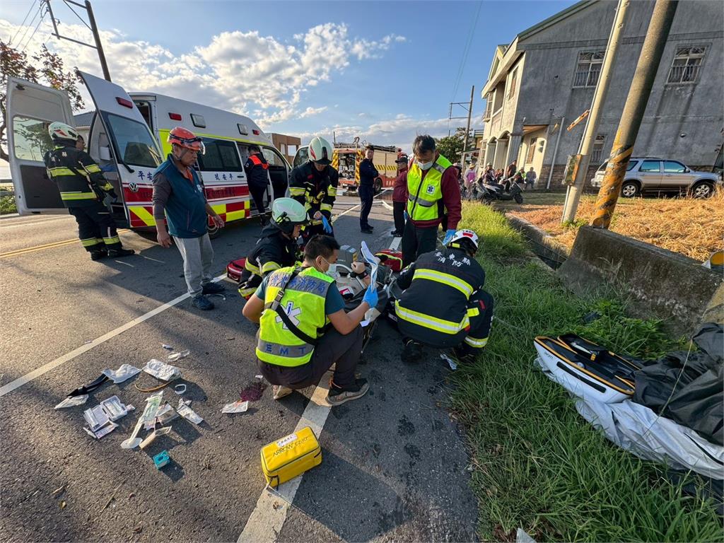 死亡車禍!台東阿公載孫赴國考 突右偏「自撞變電箱」祖孫雙亡