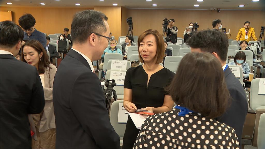 一張不留!郭台銘長女出清持股 套現超過11億元